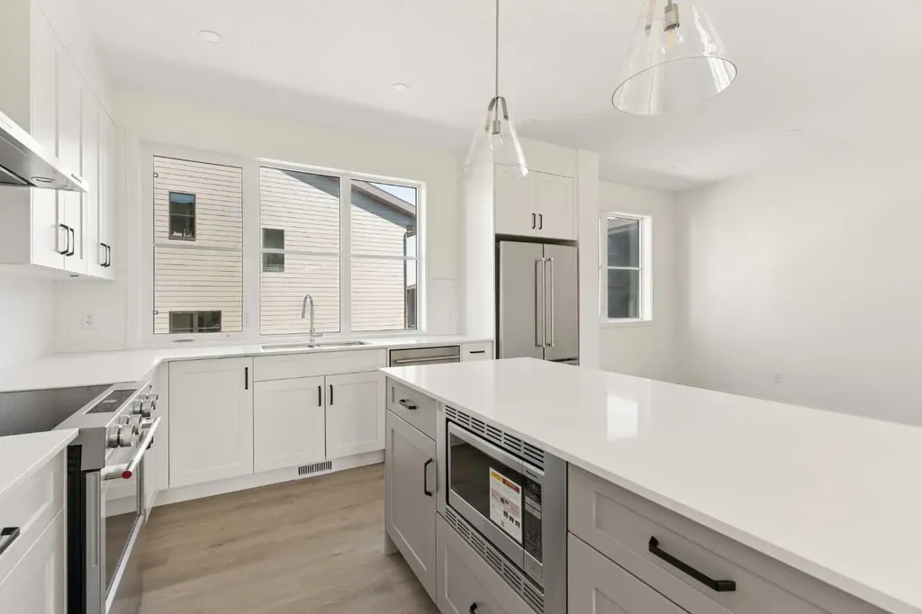 1453 Na'a Drive SW Calgary AB T3H 6H7