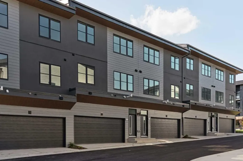 1453 Na'a Drive SW Calgary AB T3H 6H7
