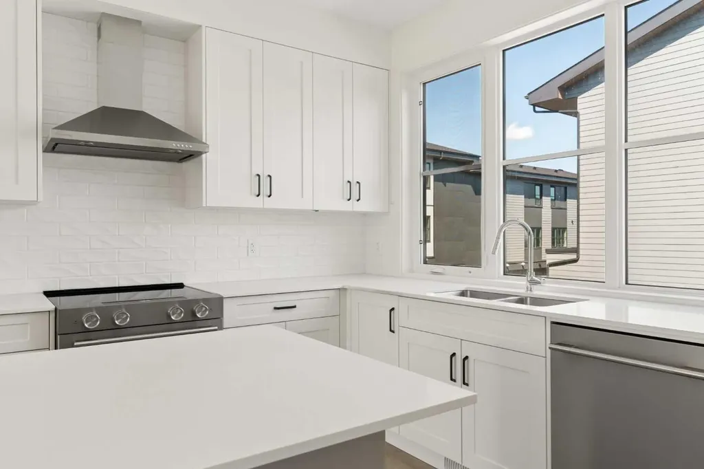 1453 Na'a Drive SW Calgary AB T3H 6H7