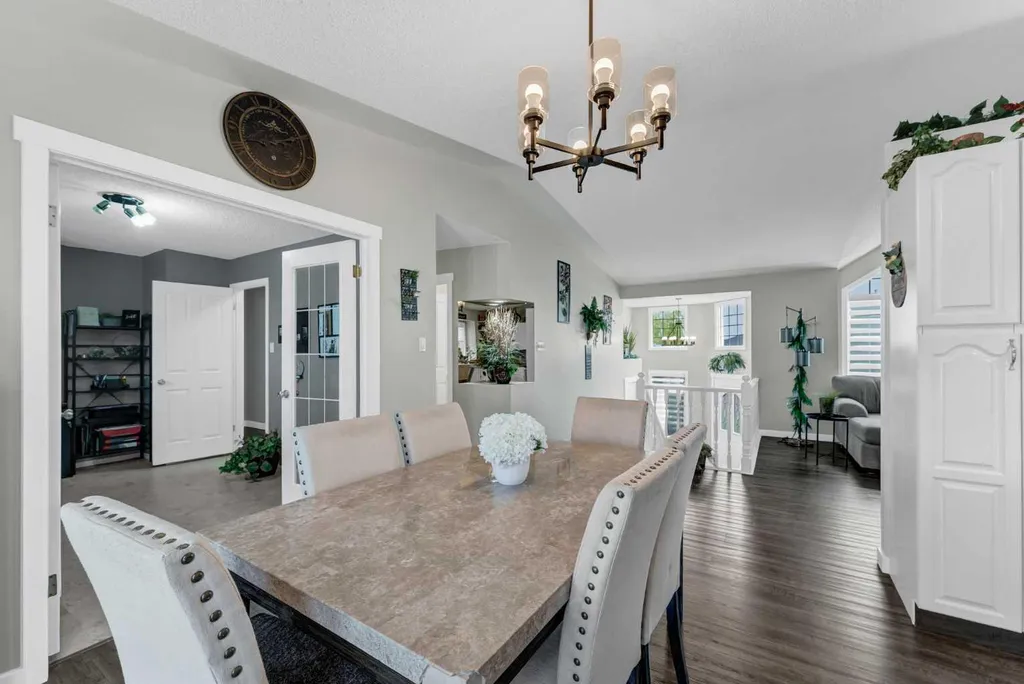 214 Shannon Drive SE Medicine Hat AB T1B 4A7