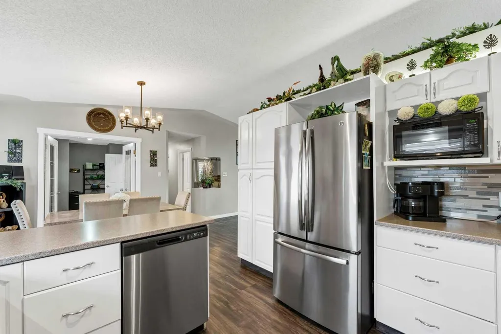 214 Shannon Drive SE Medicine Hat AB T1B 4A7