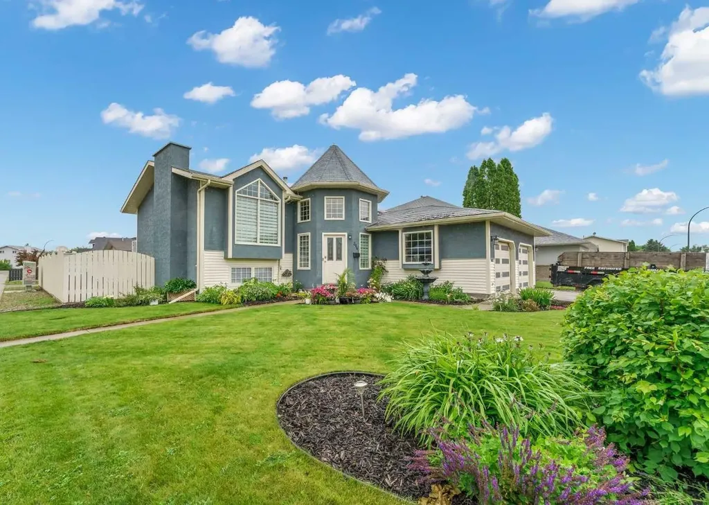 214 Shannon Drive SE Medicine Hat AB T1B 4A7