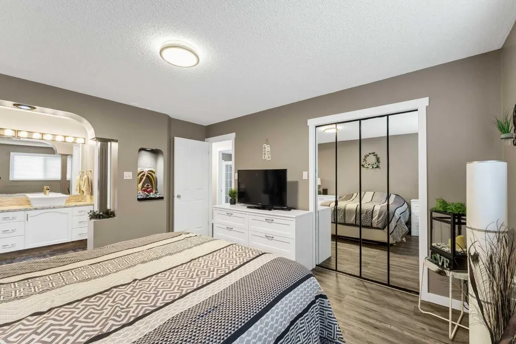 214 Shannon Drive SE Medicine Hat AB T1B 4A7