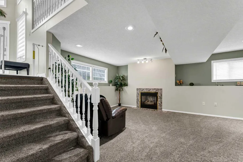 214 Shannon Drive SE Medicine Hat AB T1B 4A7