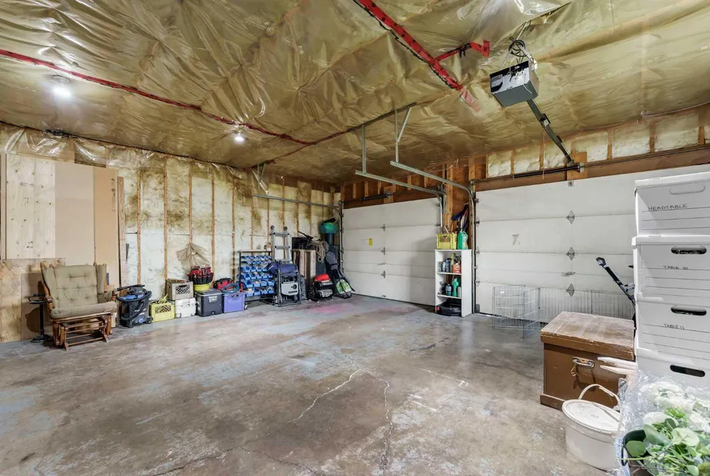 214 Shannon Drive SE Medicine Hat AB T1B 4A7