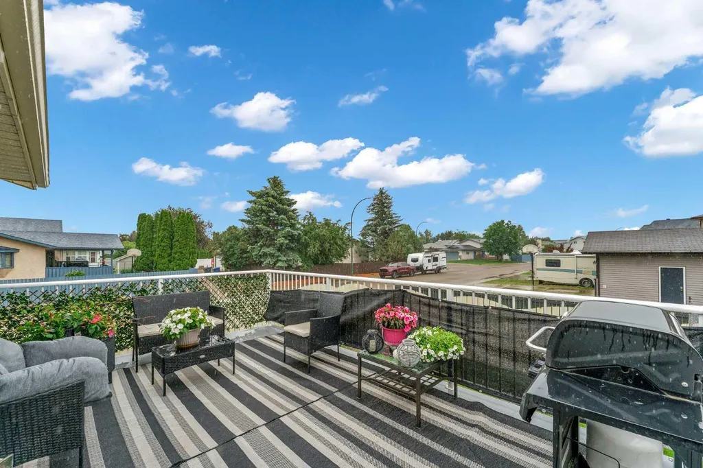214 Shannon Drive SE Medicine Hat AB T1B 4A7
