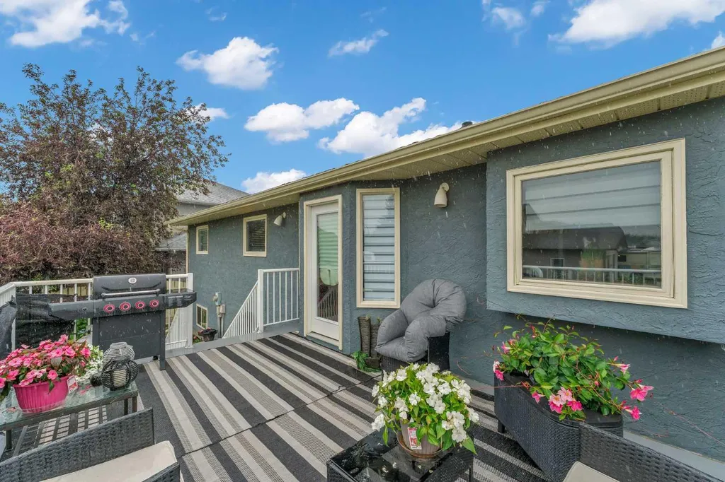 214 Shannon Drive SE Medicine Hat AB T1B 4A7