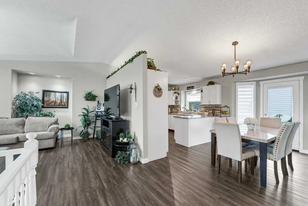 214 Shannon Drive SE Medicine Hat AB T1B 4A7