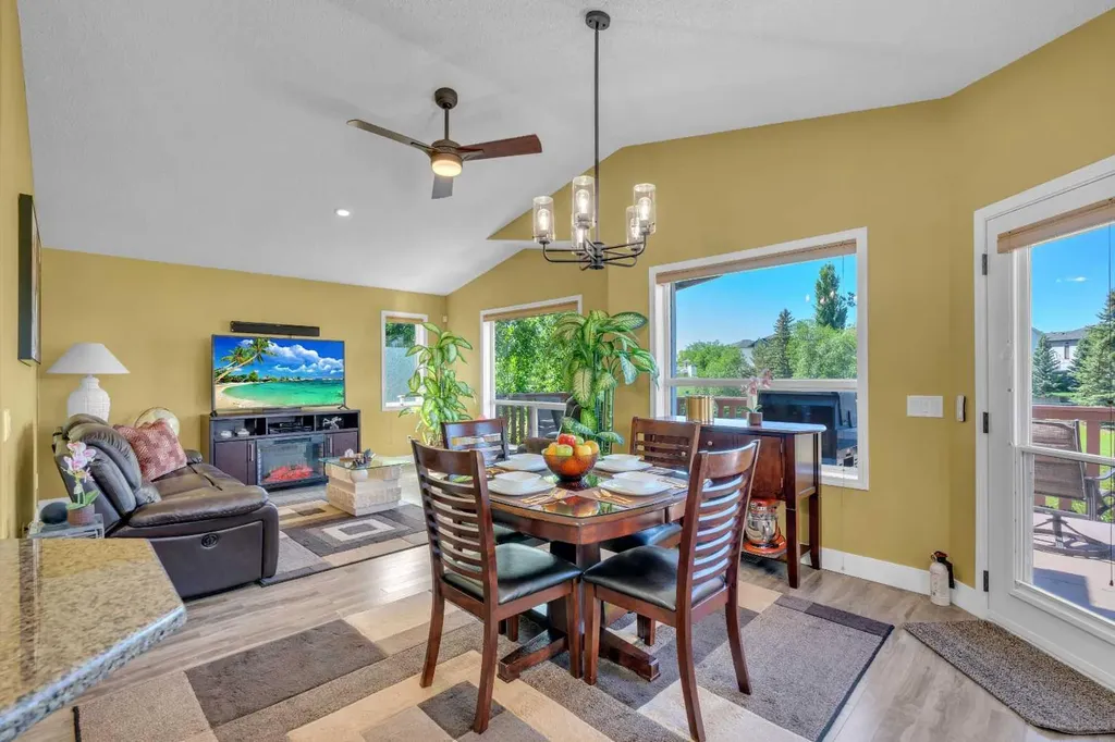 46 Somerside Manor SW Calgary AB T2Y 3G4