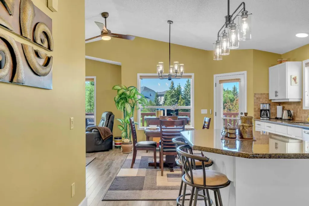 46 Somerside Manor SW Calgary AB T2Y 3G4