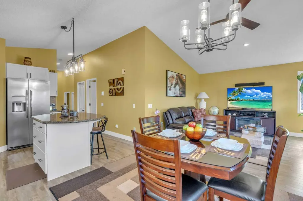 46 Somerside Manor SW Calgary AB T2Y 3G4