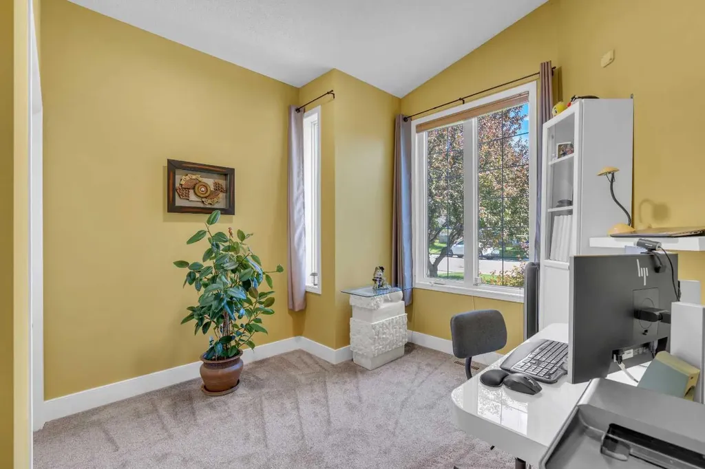 46 Somerside Manor SW Calgary AB T2Y 3G4