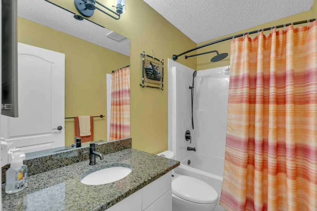 46 Somerside Manor SW Calgary AB T2Y 3G4