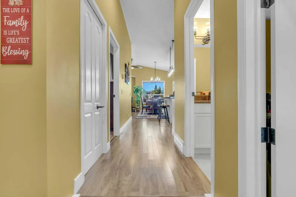 46 Somerside Manor SW Calgary AB T2Y 3G4