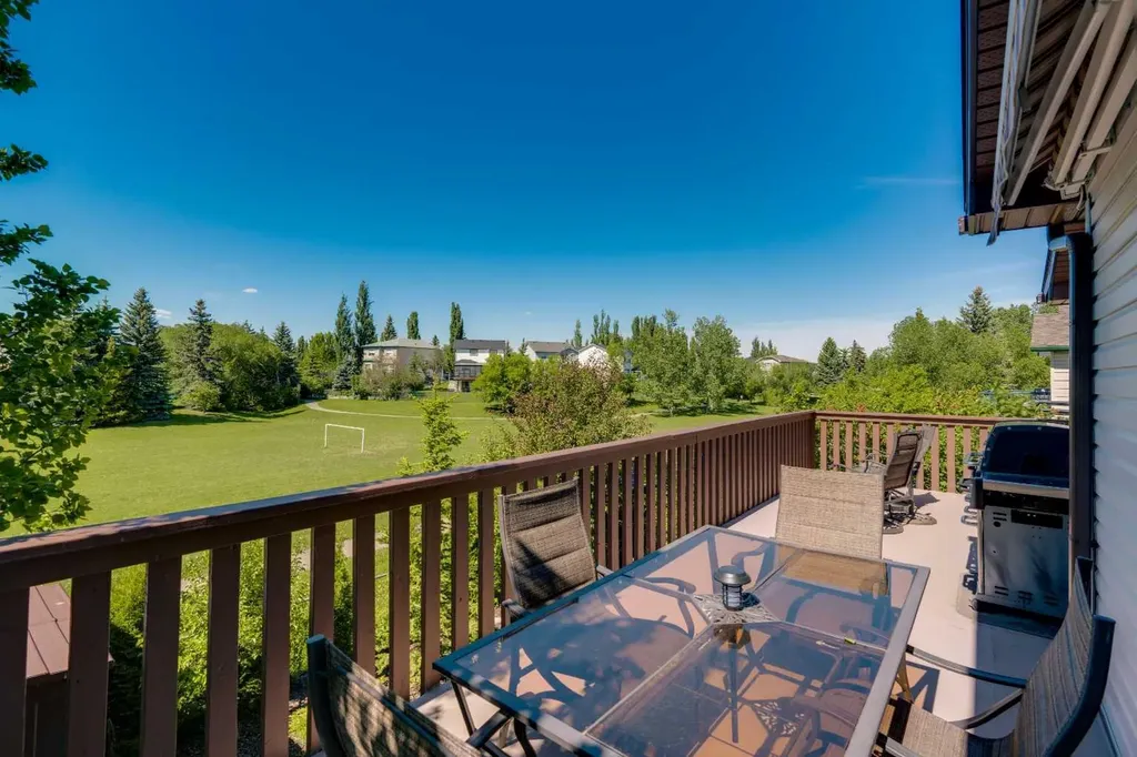 46 Somerside Manor SW Calgary AB T2Y 3G4