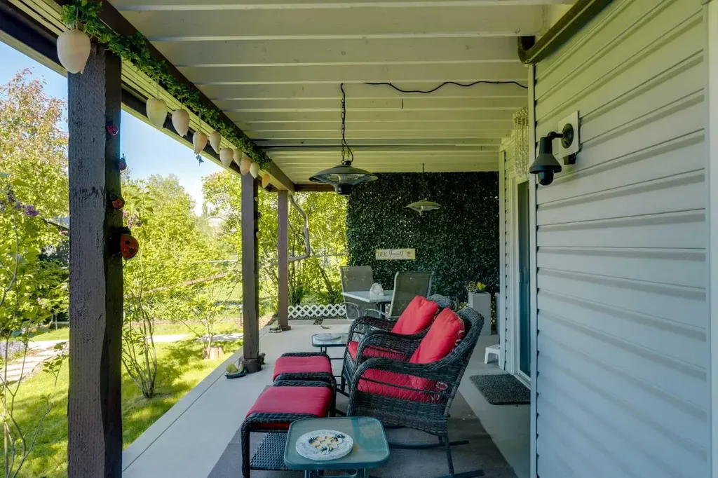 46 Somerside Manor SW Calgary AB T2Y 3G4