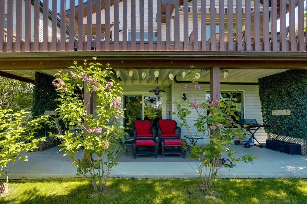 46 Somerside Manor SW Calgary AB T2Y 3G4