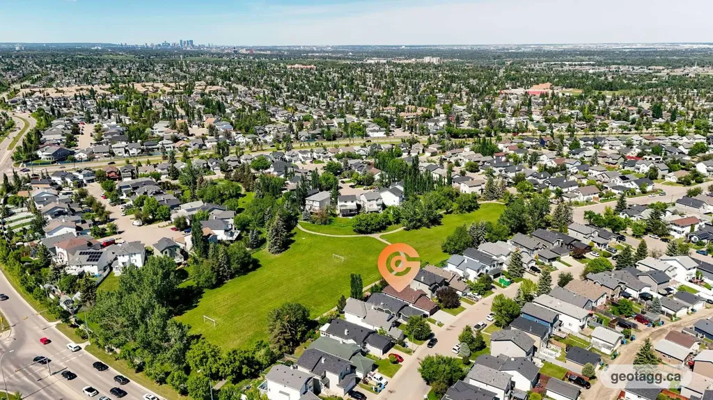 46 Somerside Manor SW Calgary AB T2Y 3G4