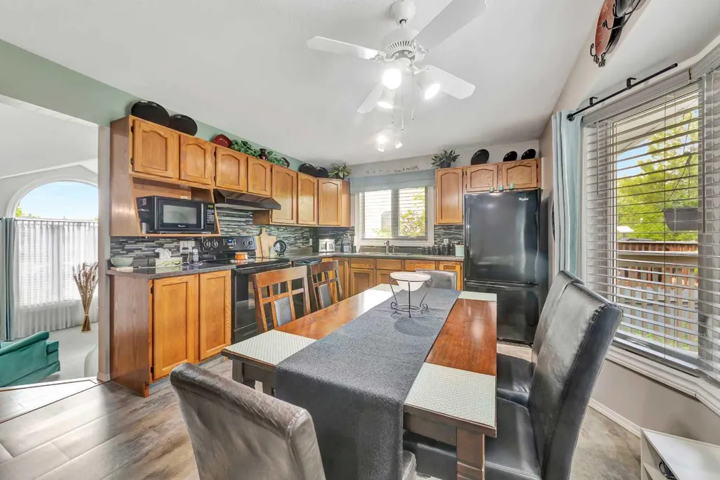 2307 52b Avenue Lloydminster AB T9V 2R2