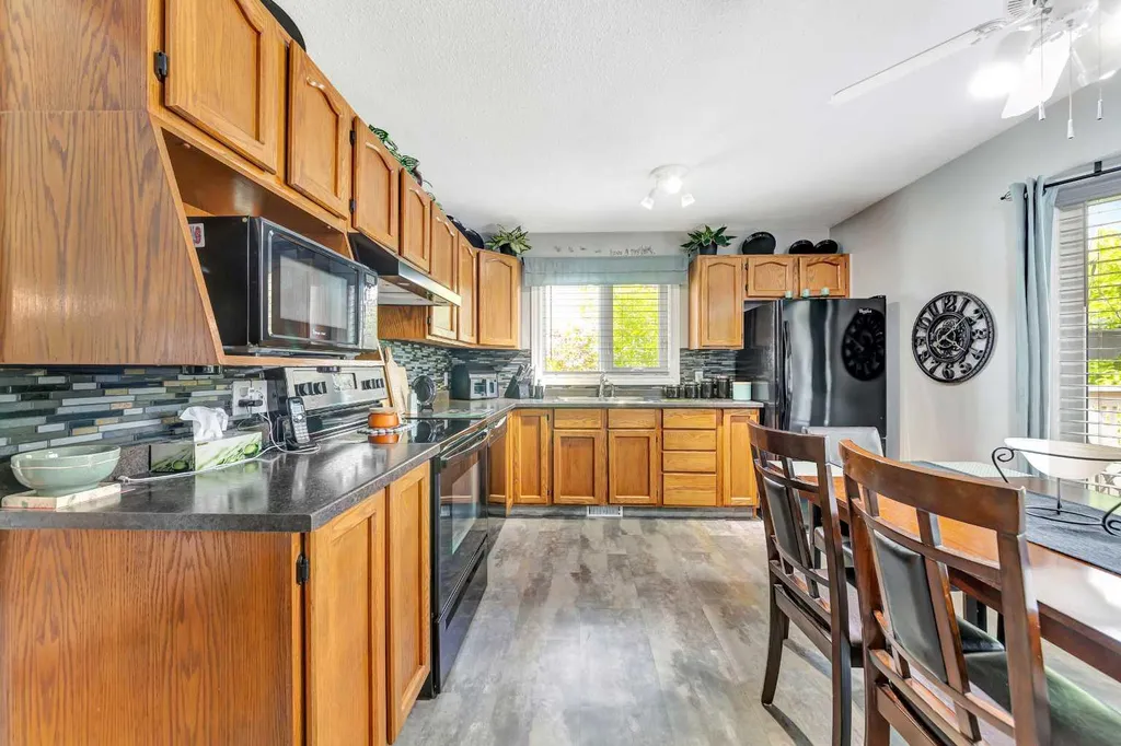 2307 52b Avenue Lloydminster AB T9V 2R2