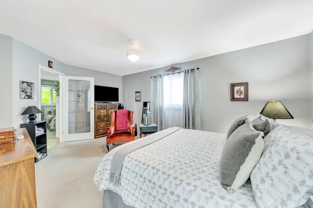 2307 52b Avenue Lloydminster AB T9V 2R2