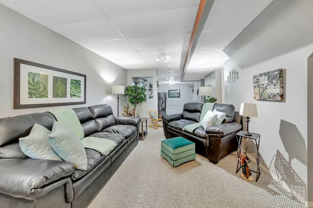2307 52b Avenue Lloydminster AB T9V 2R2