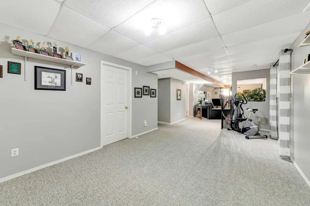 2307 52b Avenue Lloydminster AB T9V 2R2