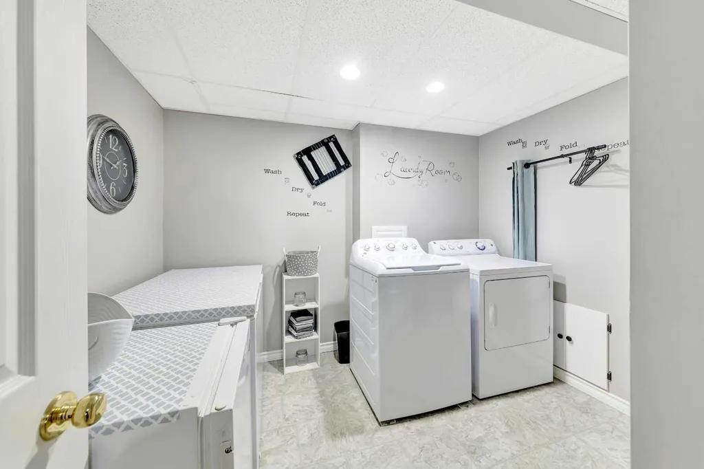 2307 52b Avenue Lloydminster AB T9V 2R2