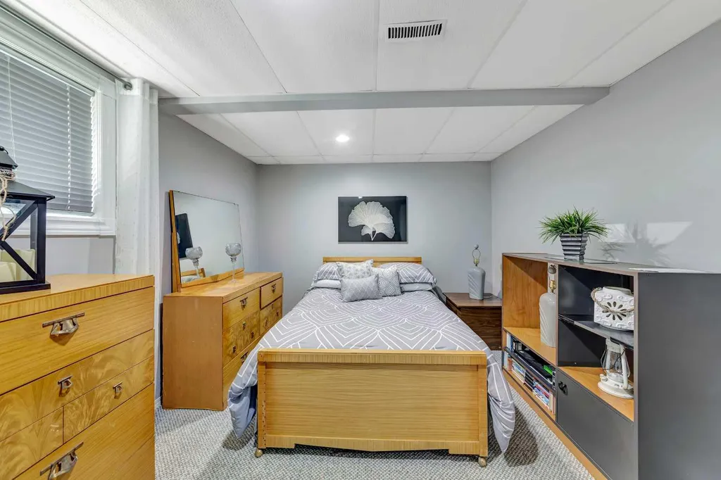 2307 52b Avenue Lloydminster AB T9V 2R2