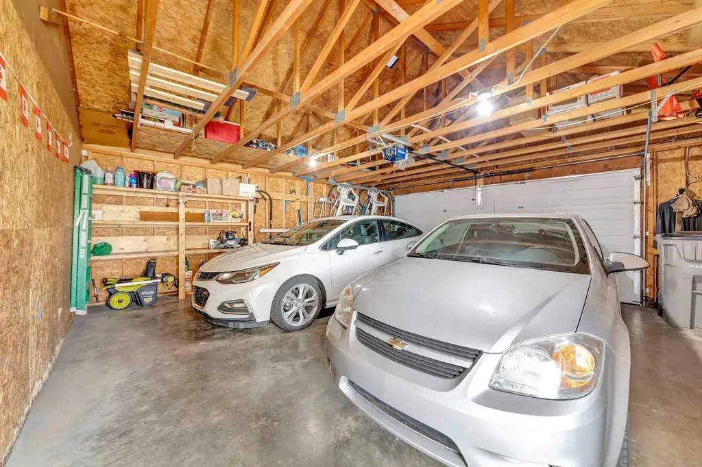 2307 52b Avenue Lloydminster AB T9V 2R2