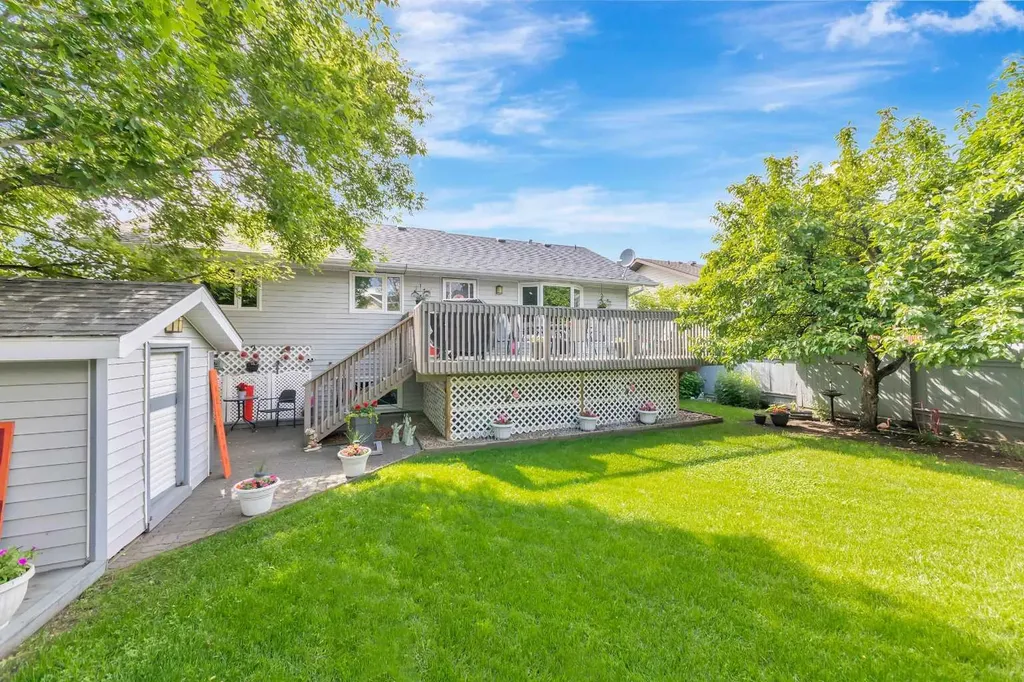 2307 52b Avenue Lloydminster AB T9V 2R2