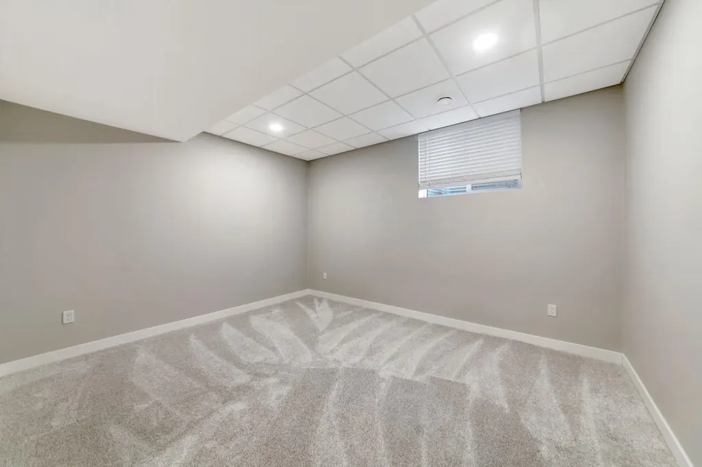 1807 60a Avenue Close Lloydminster AB T9V 3S3