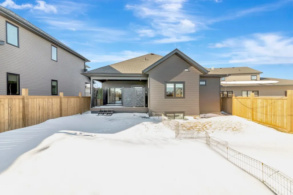 1807 60a Avenue Close Lloydminster AB T9V 3S3