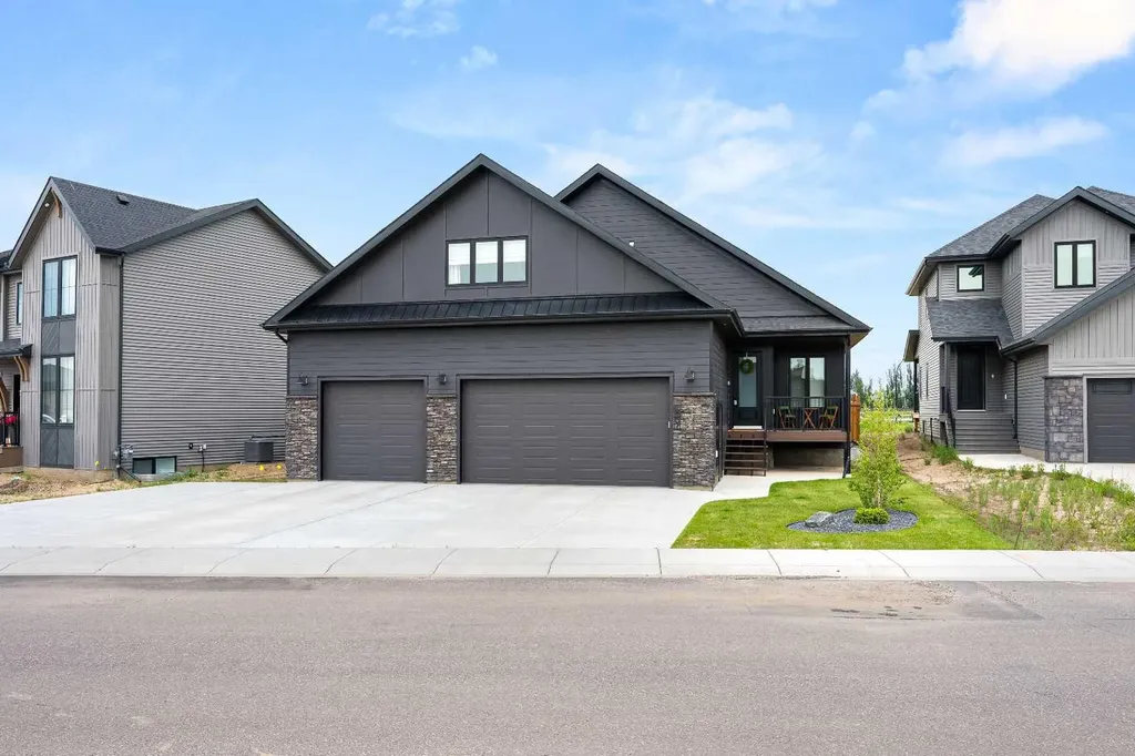 1807 60a Avenue Close Lloydminster AB T9V 3S3