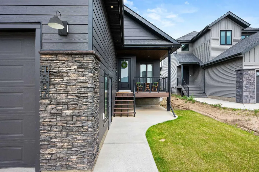 1807 60a Avenue Close Lloydminster AB T9V 3S3