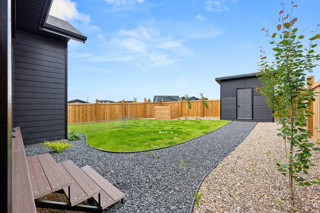 1807 60a Avenue Close Lloydminster AB T9V 3S3