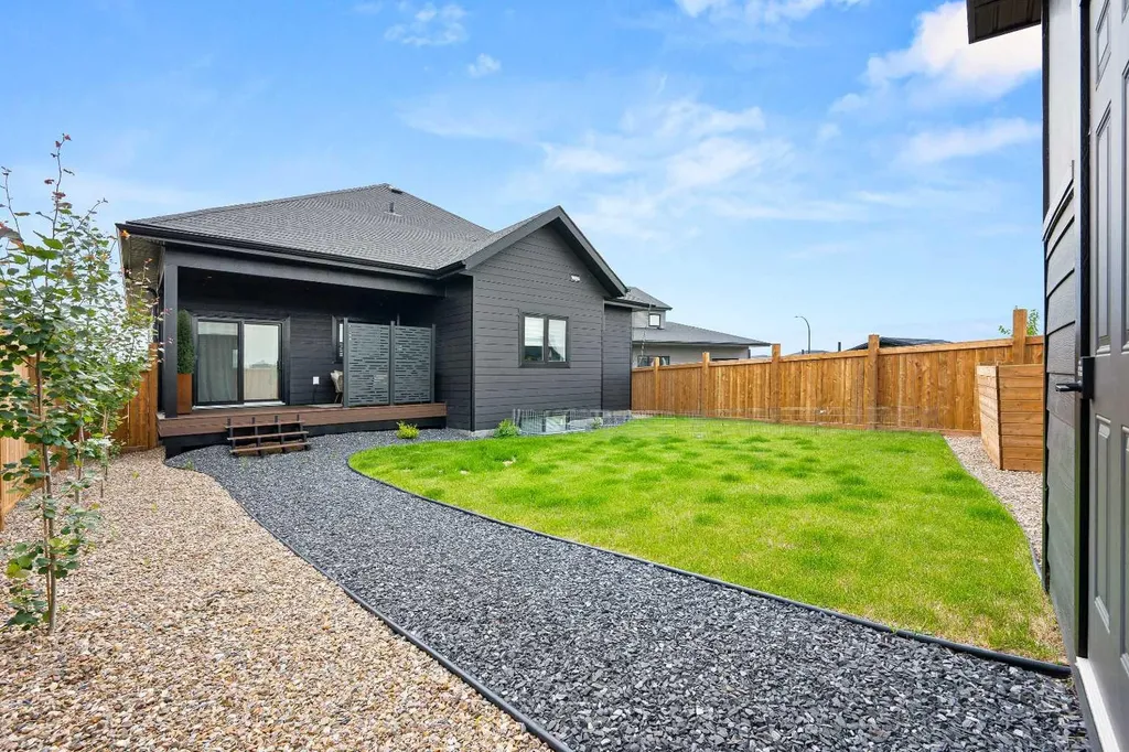 1807 60a Avenue Close Lloydminster AB T9V 3S3