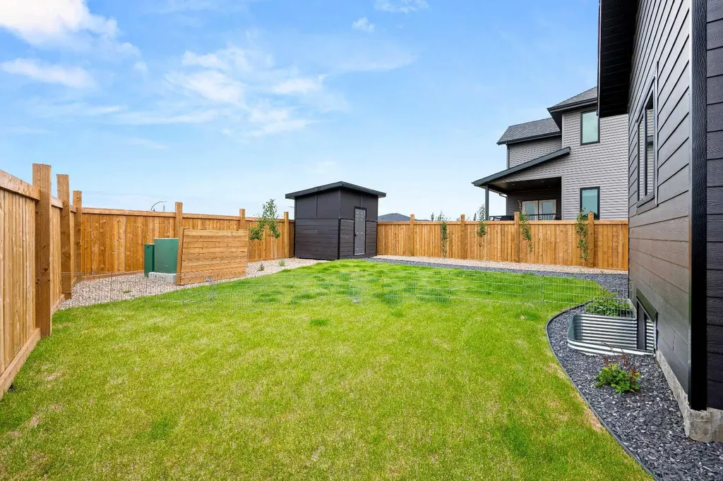 1807 60a Avenue Close Lloydminster AB T9V 3S3