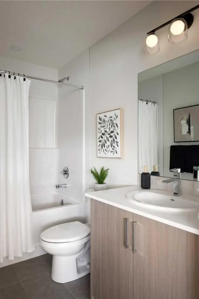 536 Tekarra Drive NW Calgary AB T3R2G1