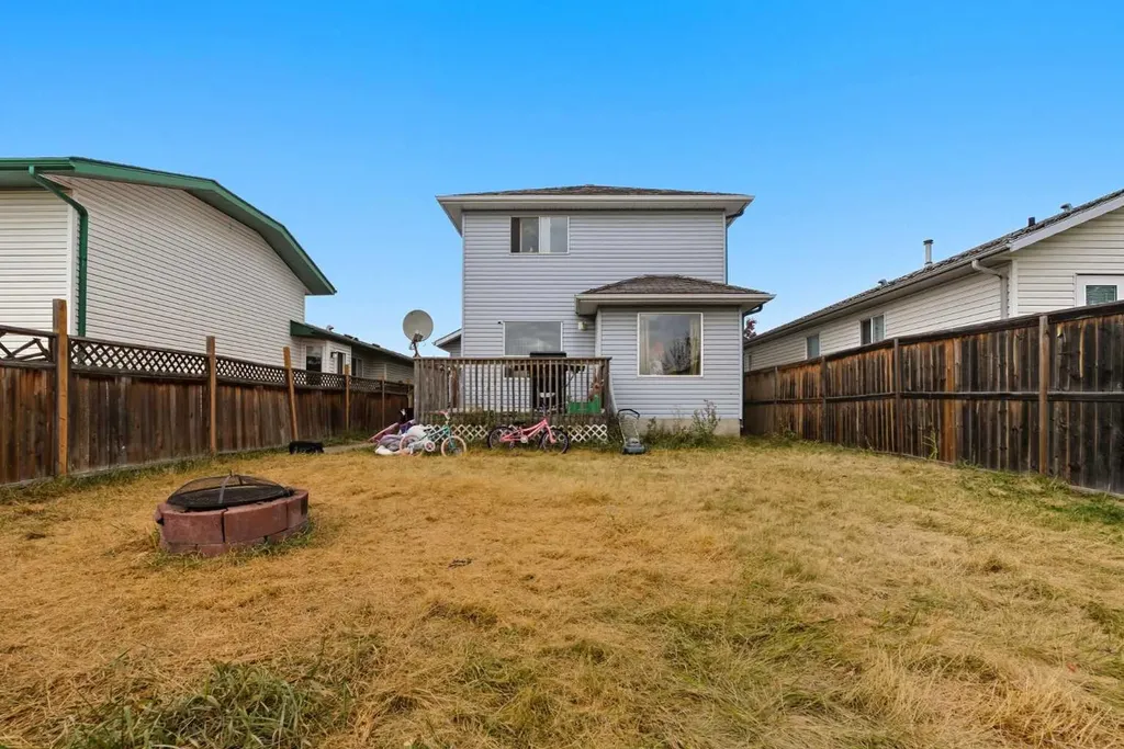 141 Saratoga Close NE Calgary AB T1Y 7A1