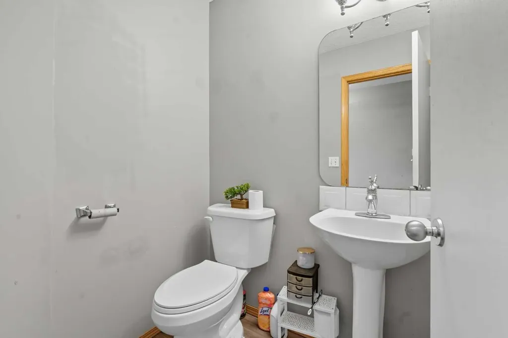141 Saratoga Close NE Calgary AB T1Y 7A1