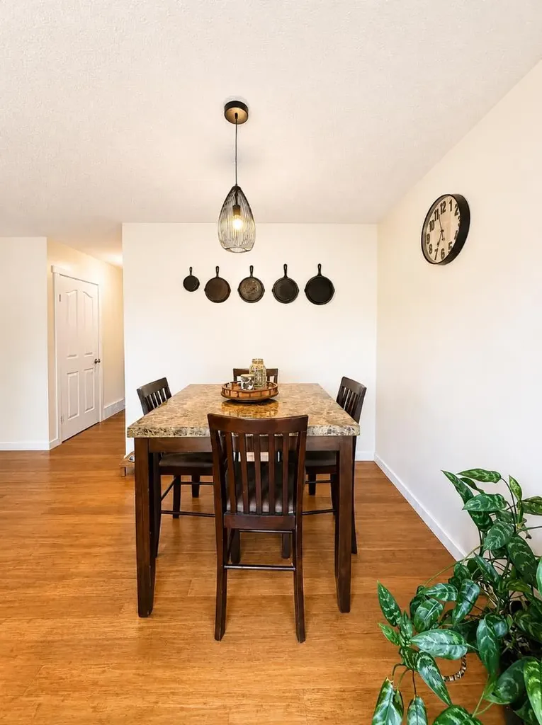 2119 23 Ave Close Bowden AB T0M 0K0