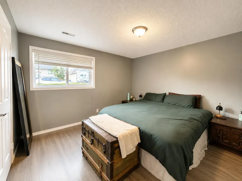 2119 23 Ave Close Bowden AB T0M 0K0