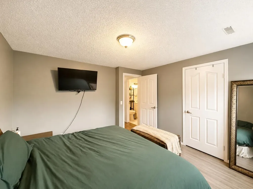 2119 23 Ave Close Bowden AB T0M 0K0