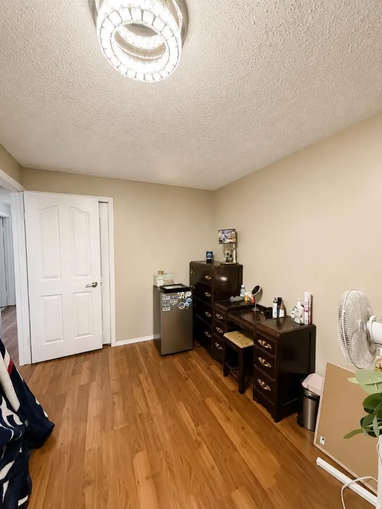 2119 23 Ave Close Bowden AB T0M 0K0
