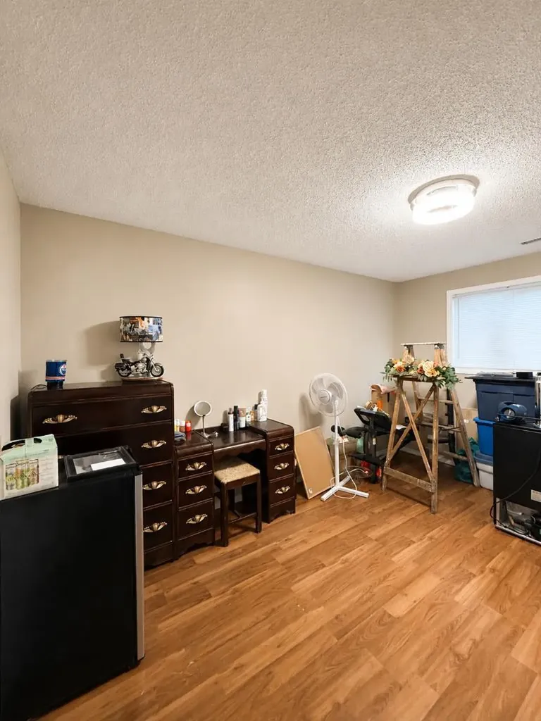 2119 23 Ave Close Bowden AB T0M 0K0