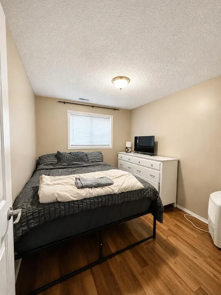 2119 23 Ave Close Bowden AB T0M 0K0