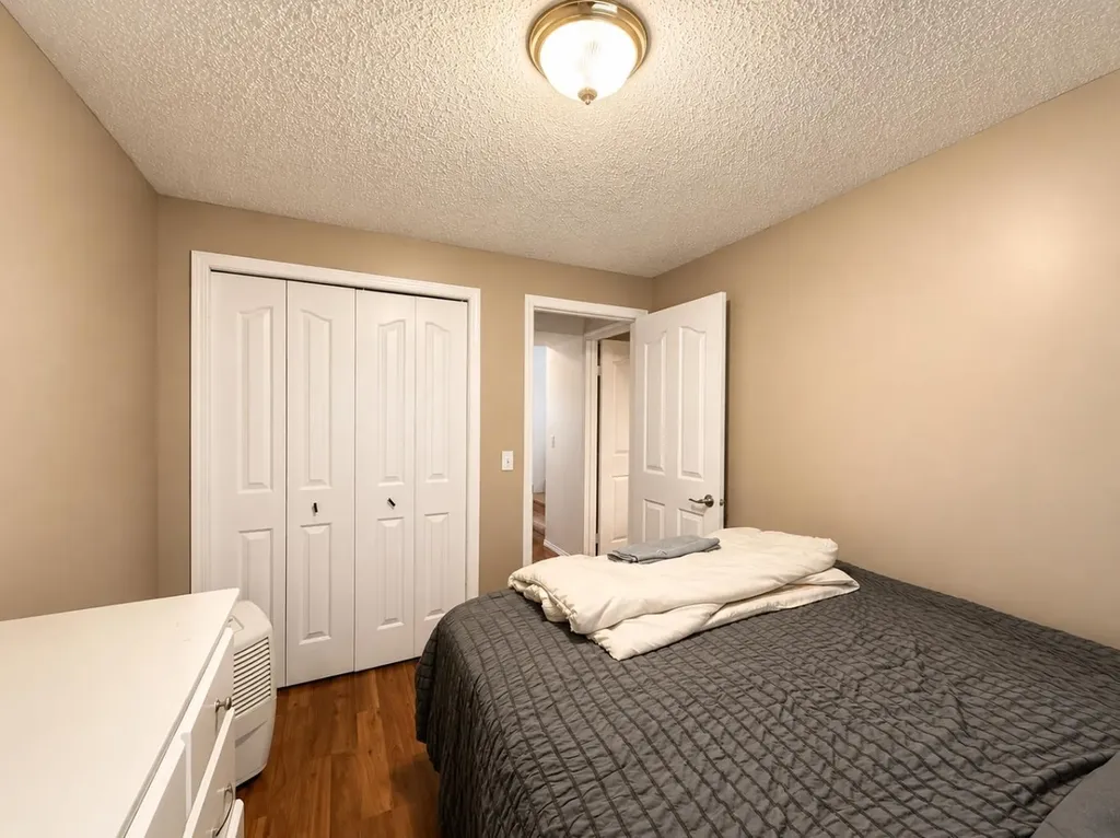 2119 23 Ave Close Bowden AB T0M 0K0