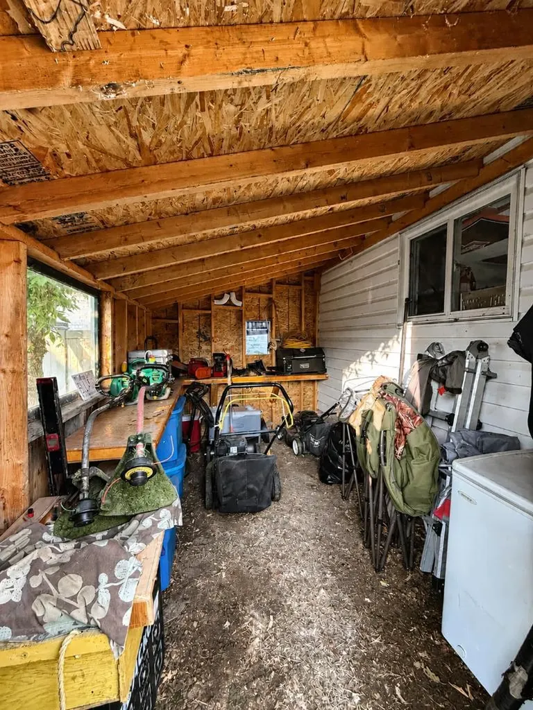 2119 23 Ave Close Bowden AB T0M 0K0