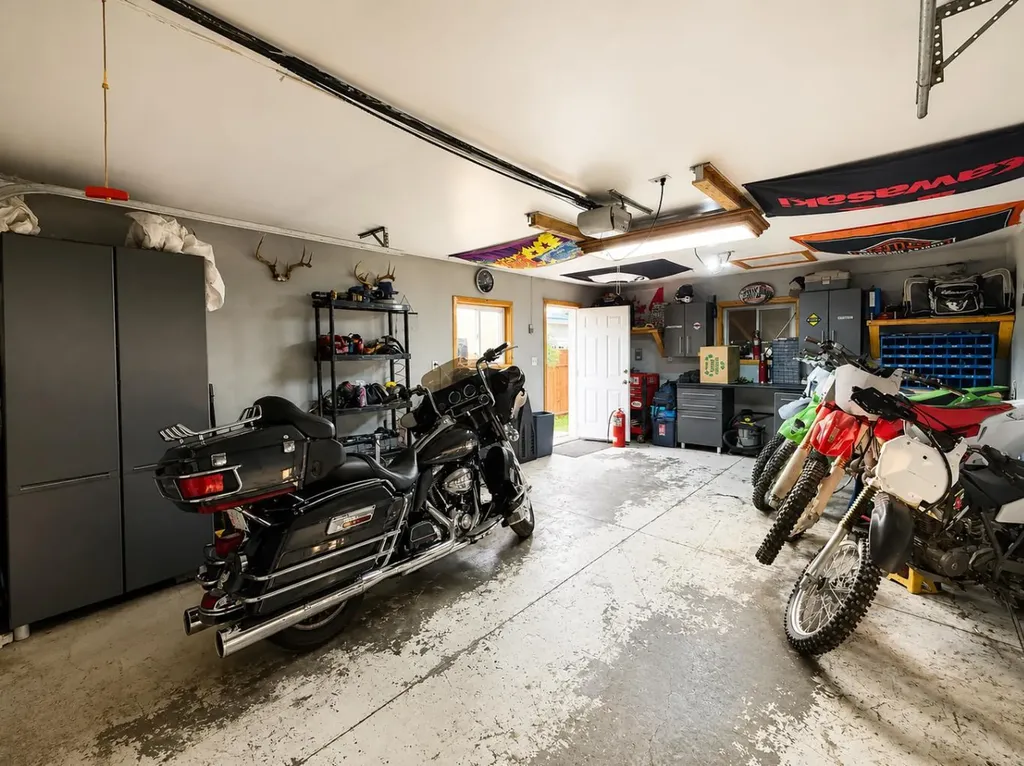 2119 23 Ave Close Bowden AB T0M 0K0